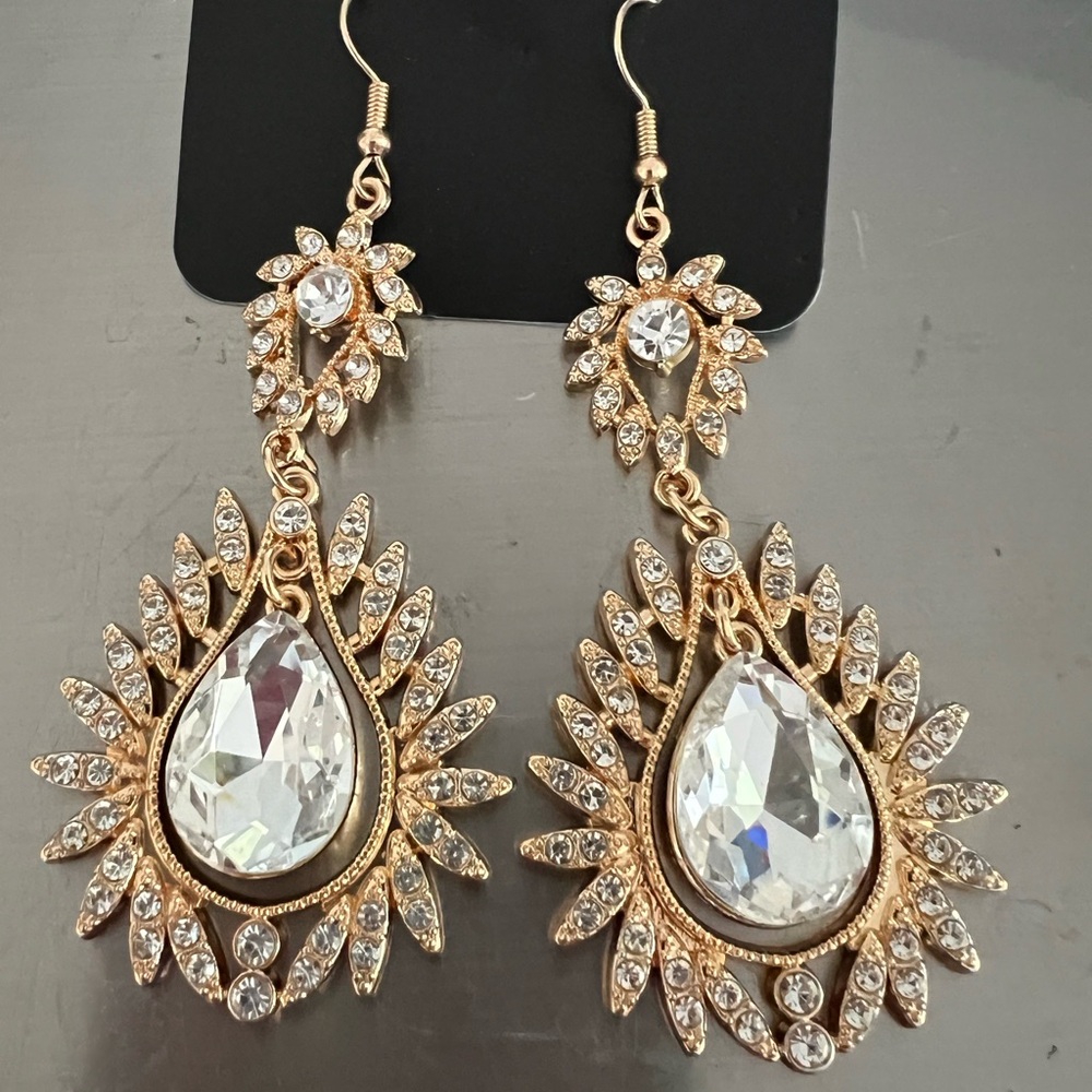 paparazzi Gold Teardrop Clear Crystal Dangle Earrings - Picture 2 of 2